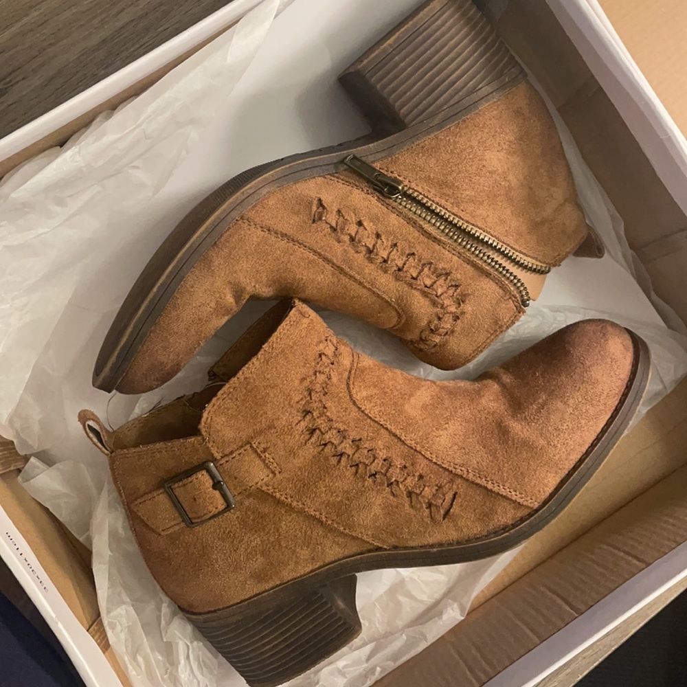 Rare Used billabong booties medium brown size 7